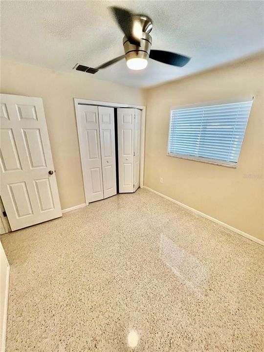 For Sale: $369,900 (2 beds, 1 baths, 983 Square Feet)