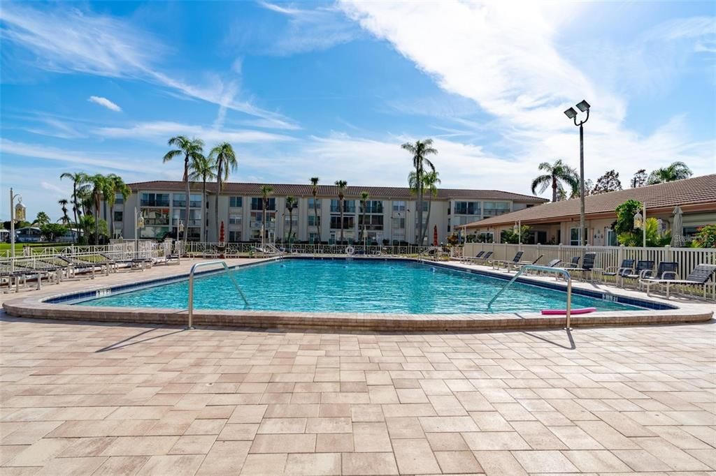 For Sale: $227,000 (2 beds, 2 baths, 1150 Square Feet)