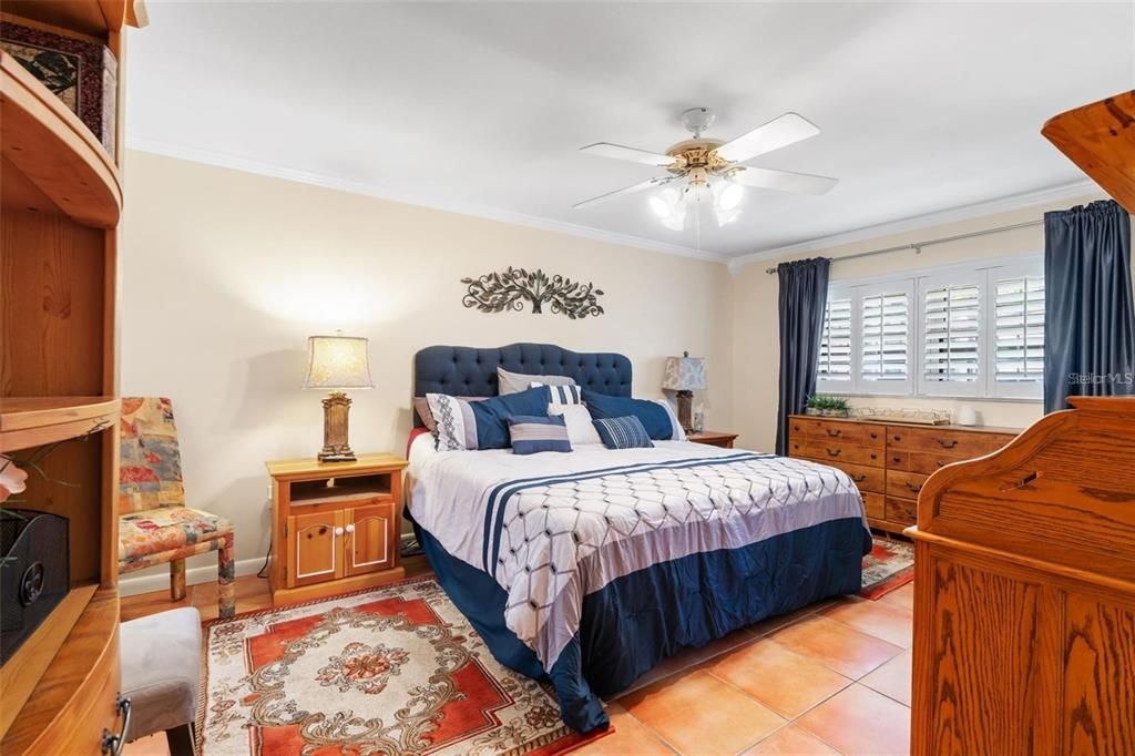 For Sale: $227,000 (2 beds, 2 baths, 1150 Square Feet)