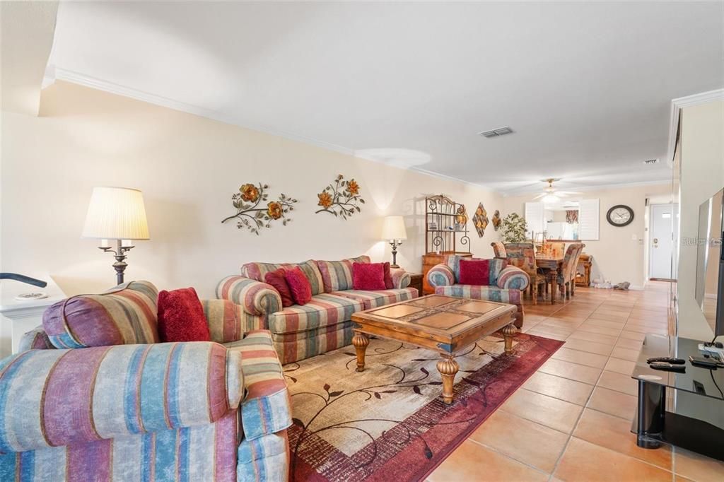 For Sale: $227,000 (2 beds, 2 baths, 1150 Square Feet)