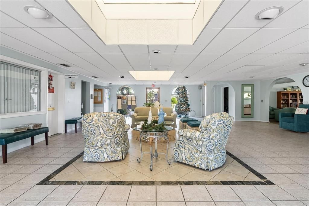 For Sale: $227,000 (2 beds, 2 baths, 1150 Square Feet)