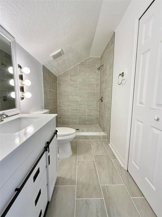 合同活跃: $2,150 (4 贝兹, 2 浴室, 1418 平方英尺)