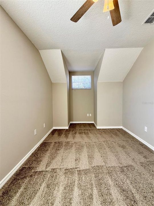 合同活跃: $2,150 (4 贝兹, 2 浴室, 1418 平方英尺)