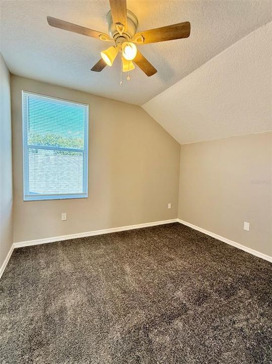 合同活跃: $2,150 (4 贝兹, 2 浴室, 1418 平方英尺)