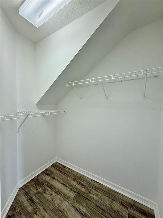 合同活跃: $2,150 (4 贝兹, 2 浴室, 1418 平方英尺)