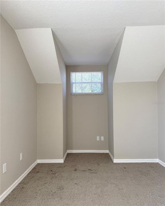 合同活跃: $2,150 (4 贝兹, 2 浴室, 1418 平方英尺)