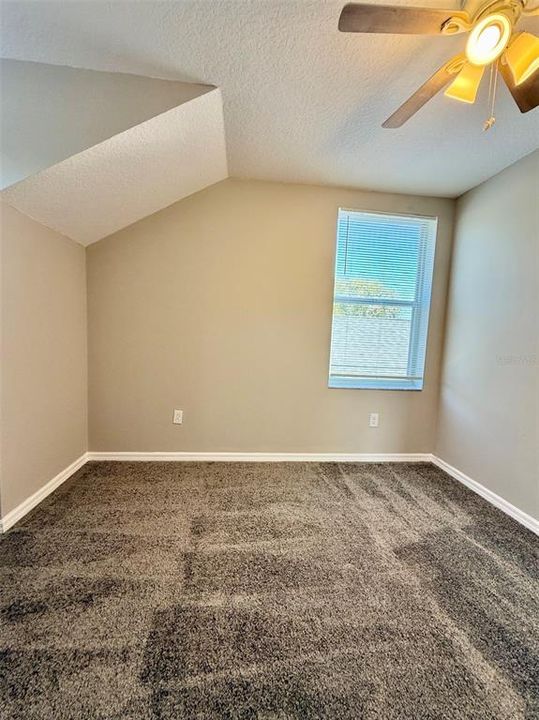 合同活跃: $2,150 (4 贝兹, 2 浴室, 1418 平方英尺)