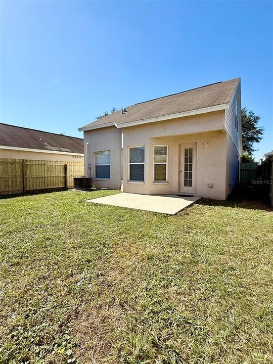 合同活跃: $2,150 (4 贝兹, 2 浴室, 1418 平方英尺)