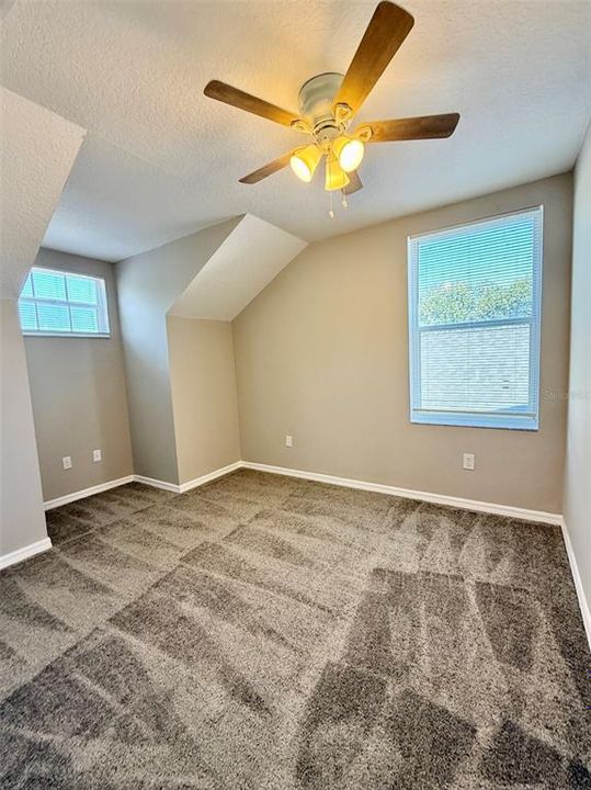 合同活跃: $2,150 (4 贝兹, 2 浴室, 1418 平方英尺)