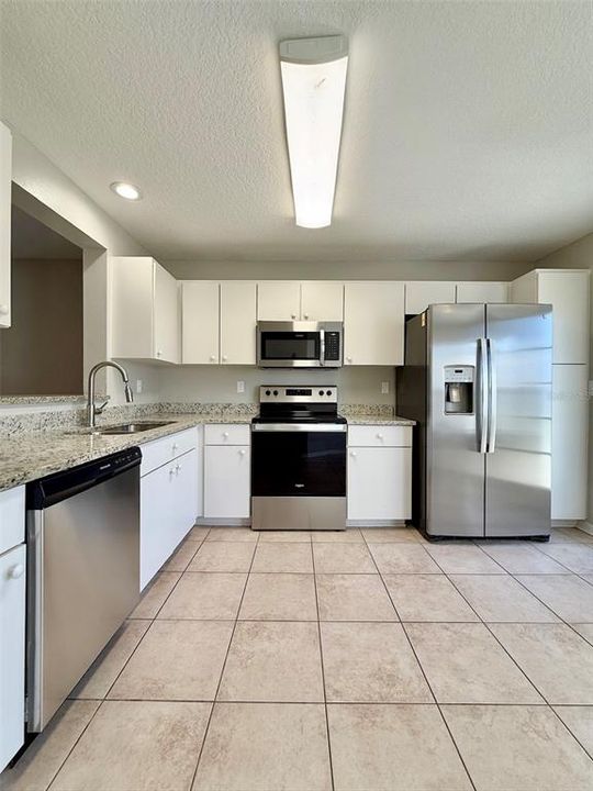 合同活跃: $2,150 (4 贝兹, 2 浴室, 1418 平方英尺)