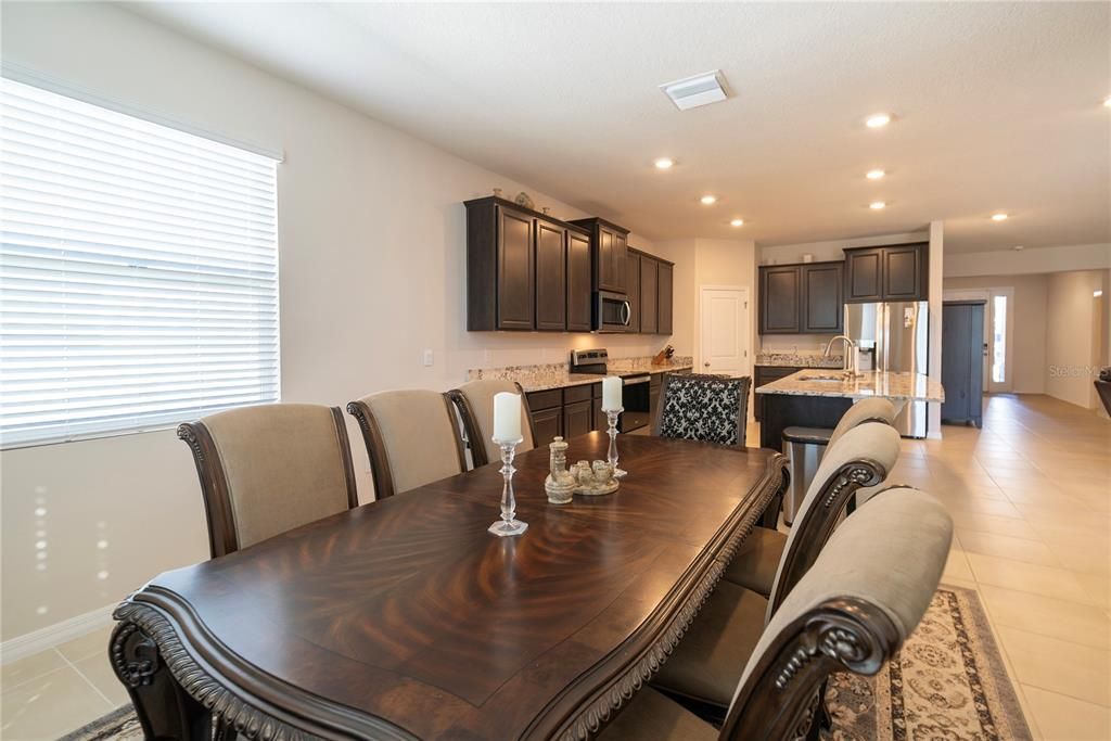 For Sale: $650,000 (4 beds, 3 baths, 2550 Square Feet)