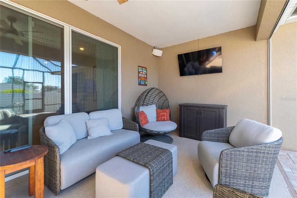 For Sale: $650,000 (4 beds, 3 baths, 2550 Square Feet)