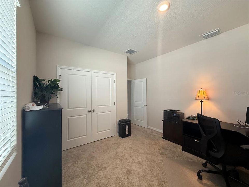 For Sale: $650,000 (4 beds, 3 baths, 2550 Square Feet)