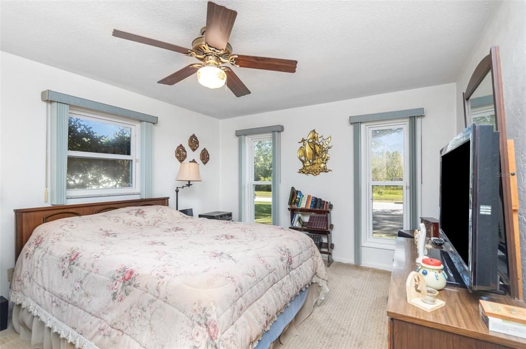 На продажу: $305,000 (3 спален, 2 ванн, 1512 Квадратных фут)