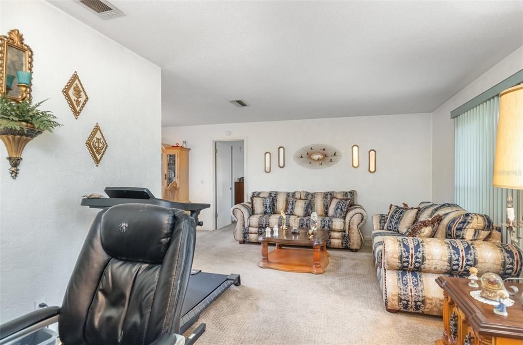 На продажу: $305,000 (3 спален, 2 ванн, 1512 Квадратных фут)