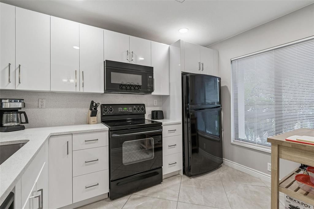 待售: $468,500 (2 贝兹, 2 浴室, 890 平方英尺)