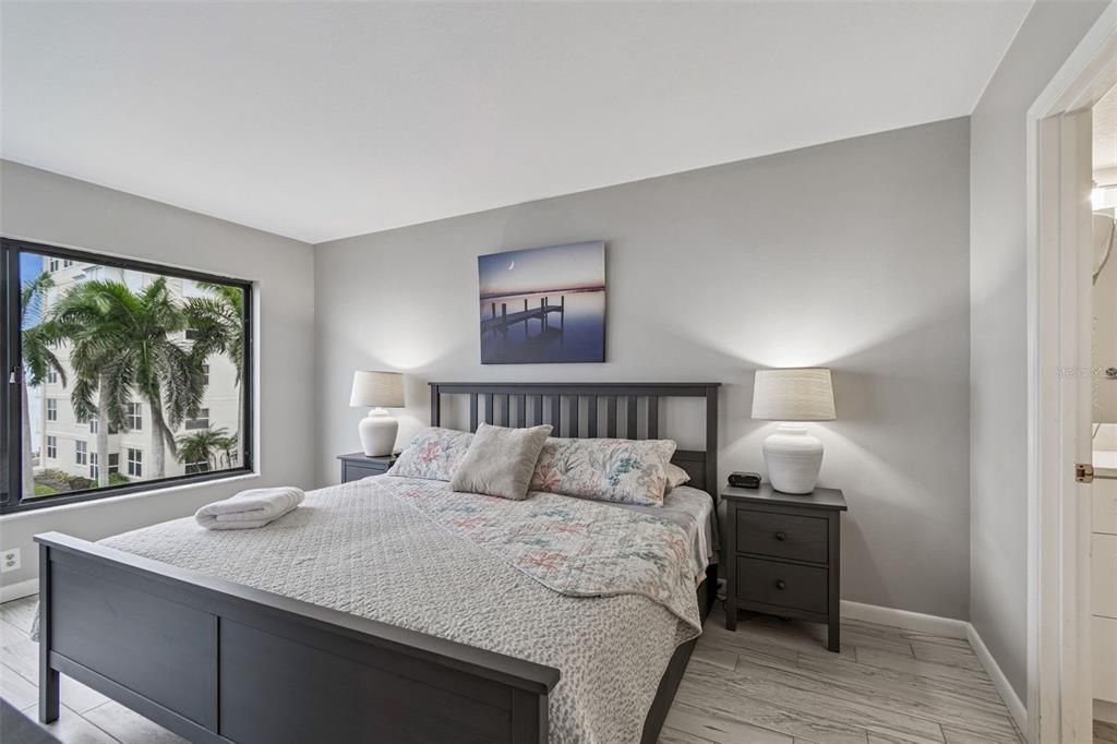 待售: $468,500 (2 贝兹, 2 浴室, 890 平方英尺)