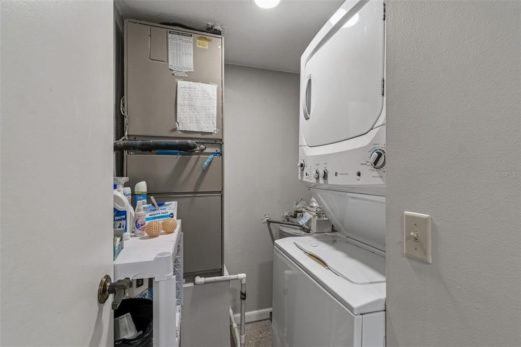 待售: $468,500 (2 贝兹, 2 浴室, 890 平方英尺)