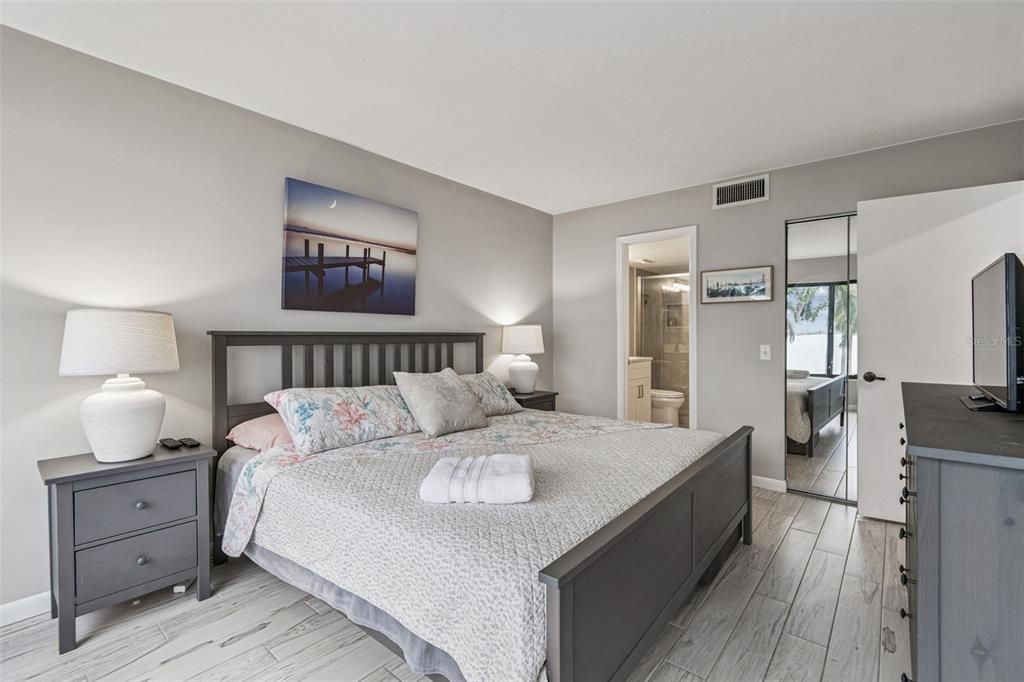 待售: $468,500 (2 贝兹, 2 浴室, 890 平方英尺)