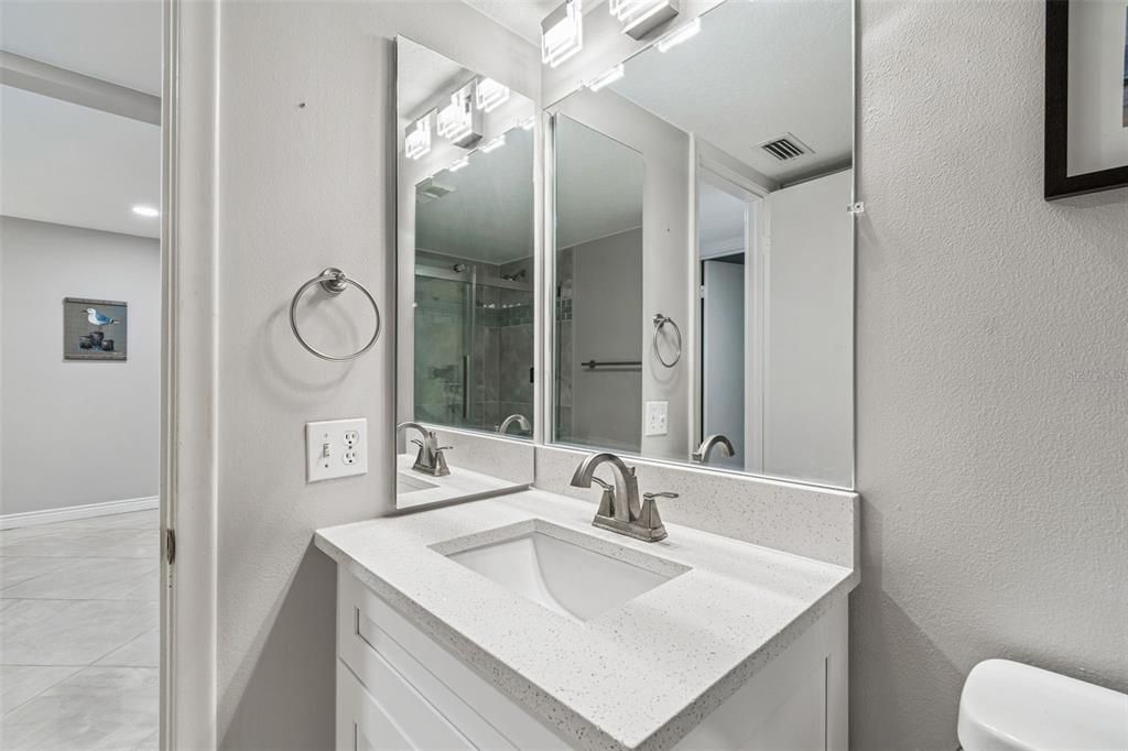 待售: $468,500 (2 贝兹, 2 浴室, 890 平方英尺)