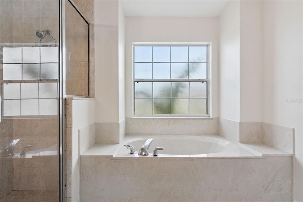 For Rent: $1,800 (3 beds, 2 baths, 1885 Square Feet)