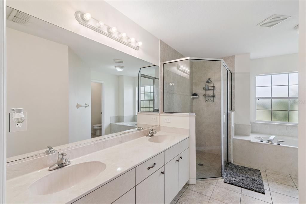 For Rent: $1,800 (3 beds, 2 baths, 1885 Square Feet)