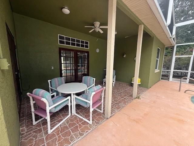 合同活跃: $415,900 (3 贝兹, 2 浴室, 1735 平方英尺)