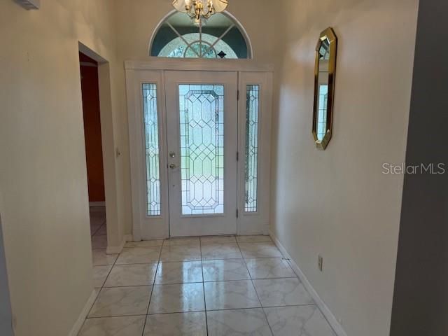 合同活跃: $415,900 (3 贝兹, 2 浴室, 1735 平方英尺)