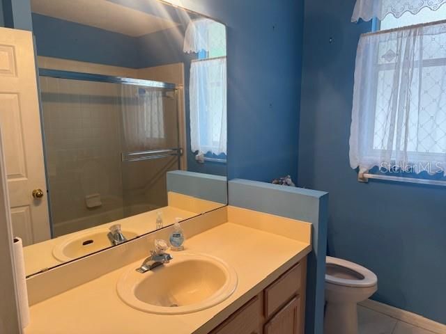 合同活跃: $415,900 (3 贝兹, 2 浴室, 1735 平方英尺)