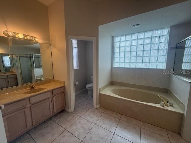 合同活跃: $415,900 (3 贝兹, 2 浴室, 1735 平方英尺)