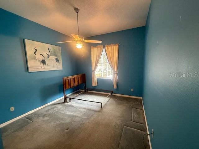 合同活跃: $415,900 (3 贝兹, 2 浴室, 1735 平方英尺)