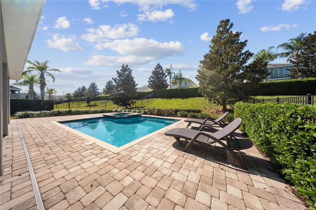 For Sale: $900,000 (9 beds, 8 baths, 4630 Square Feet)