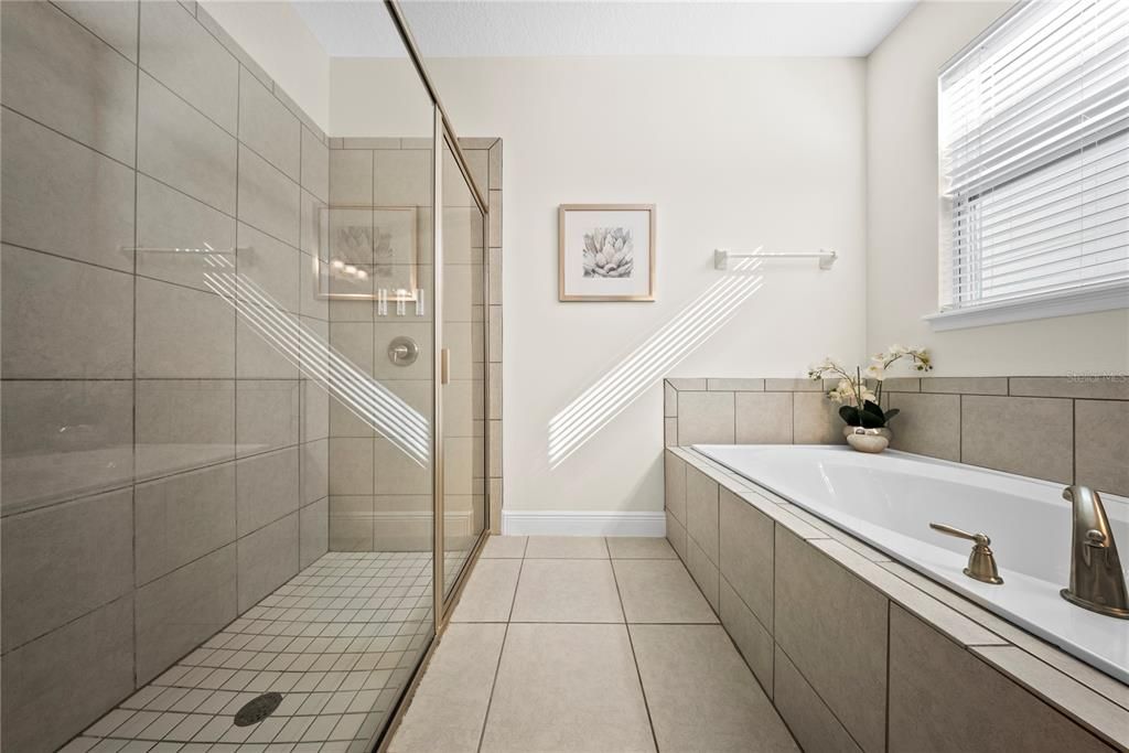 For Sale: $900,000 (9 beds, 8 baths, 4630 Square Feet)