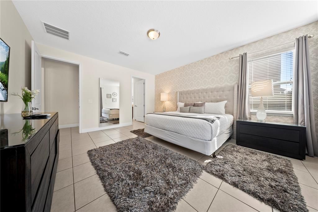 For Sale: $900,000 (9 beds, 8 baths, 4630 Square Feet)