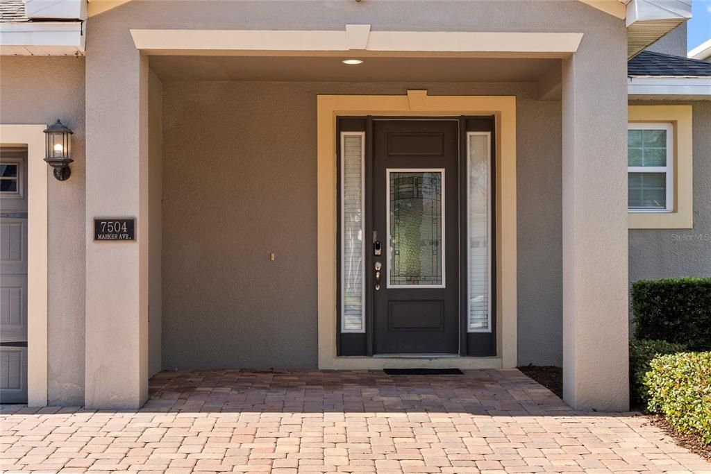 For Sale: $900,000 (9 beds, 8 baths, 4630 Square Feet)