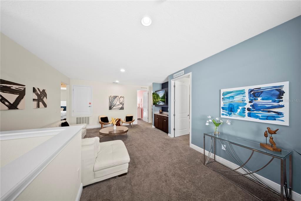 For Sale: $900,000 (9 beds, 8 baths, 4630 Square Feet)