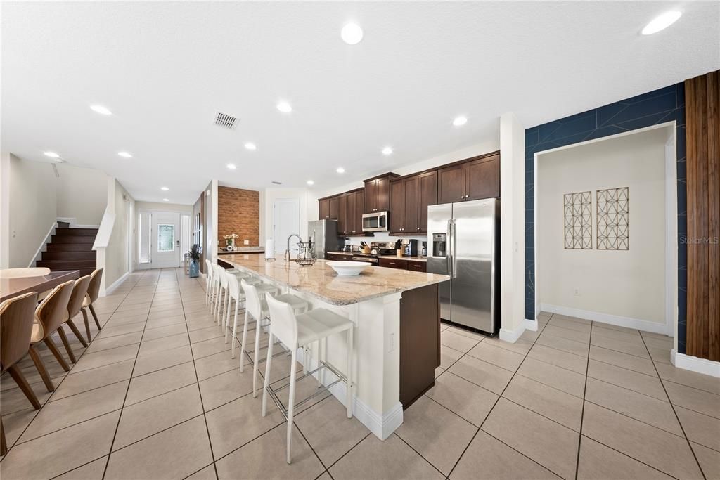 For Sale: $900,000 (9 beds, 8 baths, 4630 Square Feet)