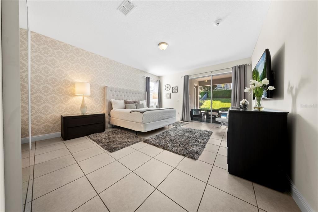 For Sale: $900,000 (9 beds, 8 baths, 4630 Square Feet)