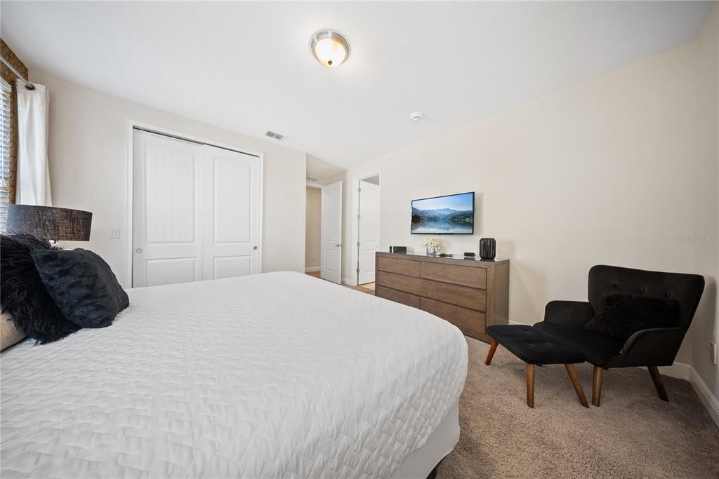 For Sale: $900,000 (9 beds, 8 baths, 4630 Square Feet)