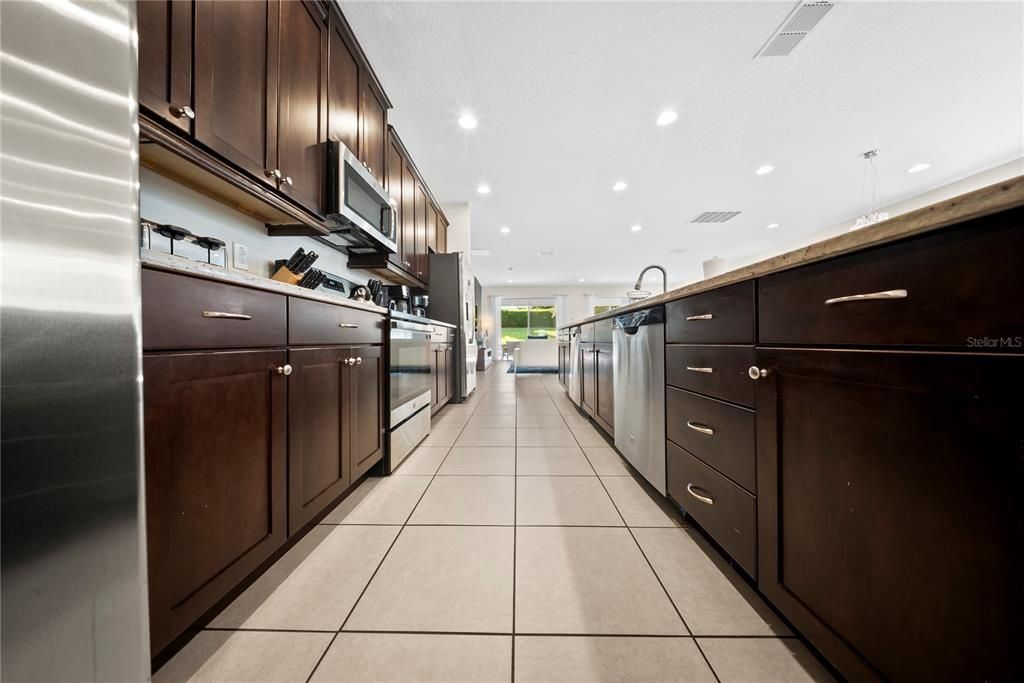 For Sale: $900,000 (9 beds, 8 baths, 4630 Square Feet)