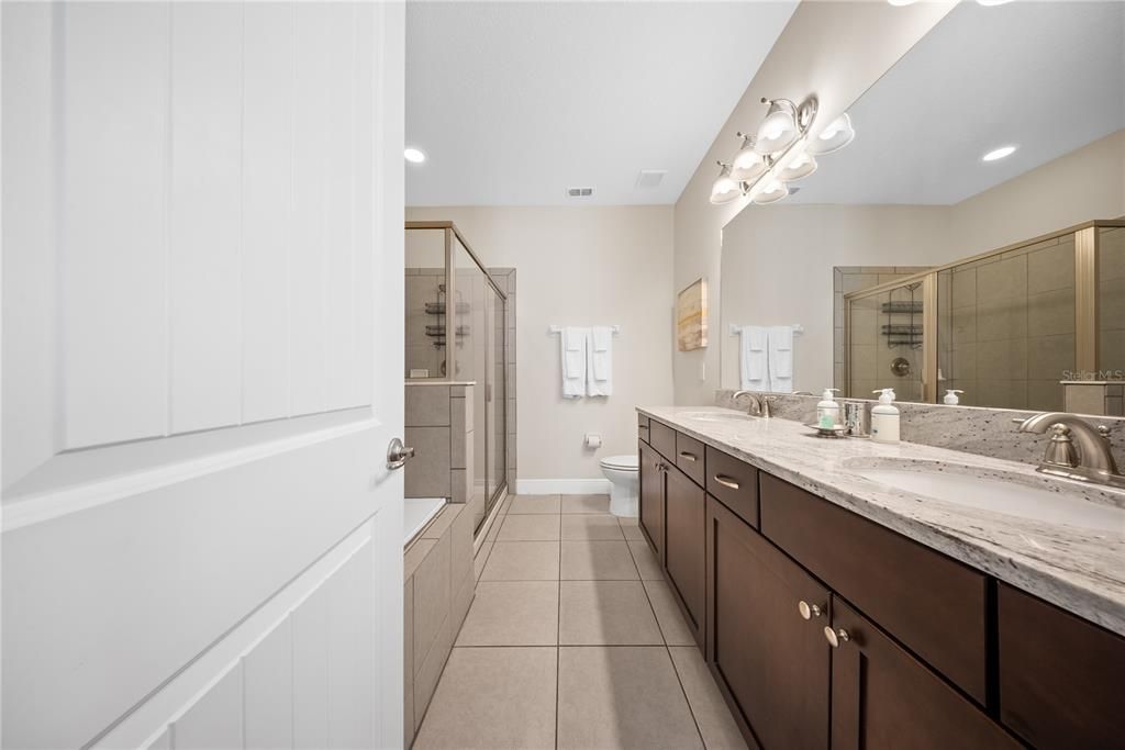 For Sale: $900,000 (9 beds, 8 baths, 4630 Square Feet)