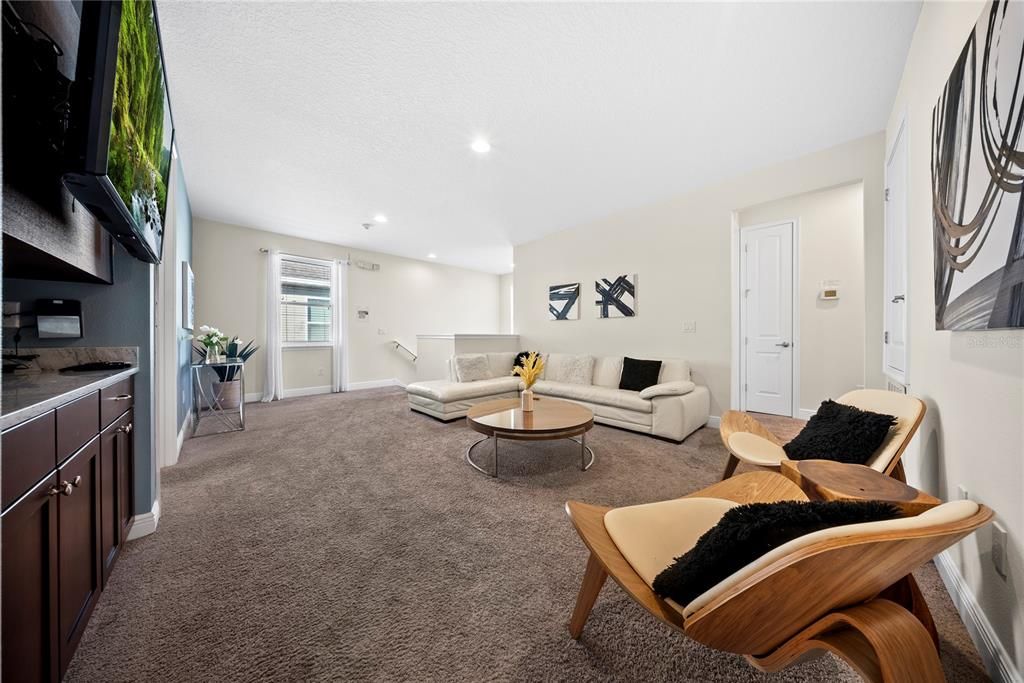 For Sale: $900,000 (9 beds, 8 baths, 4630 Square Feet)