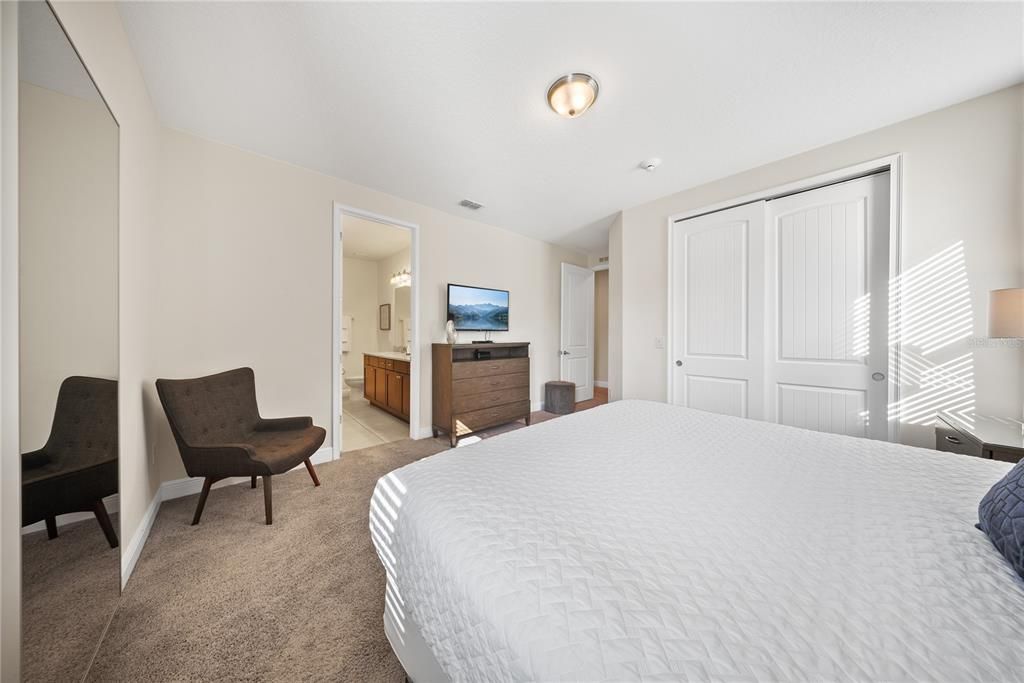 For Sale: $900,000 (9 beds, 8 baths, 4630 Square Feet)