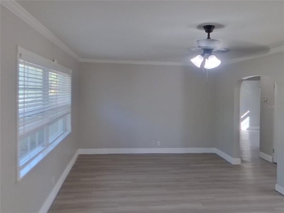 Под контрактом: $1,989 (2 спален, 1 ванн, 1141 Квадратных фут)