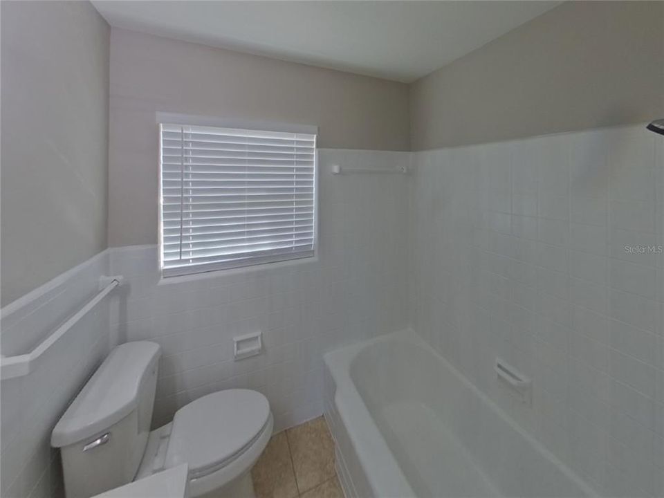 Под контрактом: $1,989 (2 спален, 1 ванн, 1141 Квадратных фут)