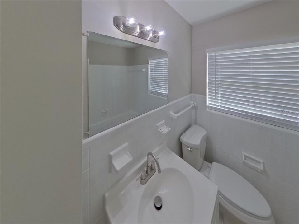 Под контрактом: $1,989 (2 спален, 1 ванн, 1141 Квадратных фут)