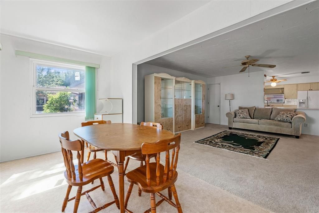 For Sale: $170,000 (2 beds, 2 baths, 1258 Square Feet)