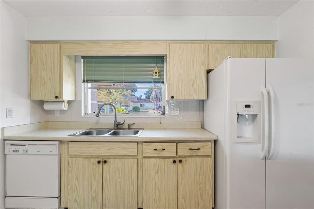 For Sale: $170,000 (2 beds, 2 baths, 1258 Square Feet)