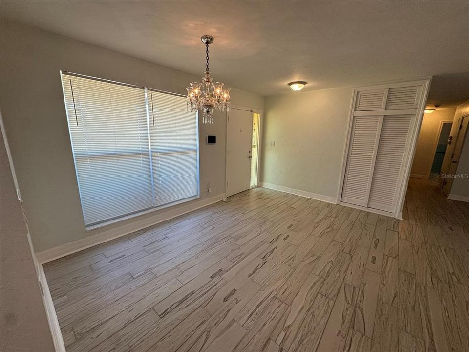 For Rent: $2,300 (3 beds, 2 baths, 1454 Square Feet)
