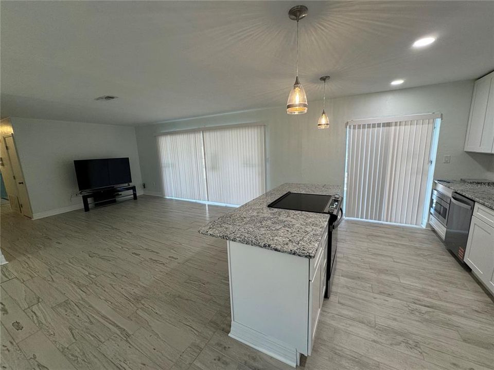 For Rent: $2,300 (3 beds, 2 baths, 1454 Square Feet)